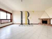 Apartamento T3 no Centro de Santa Maria de Lamas