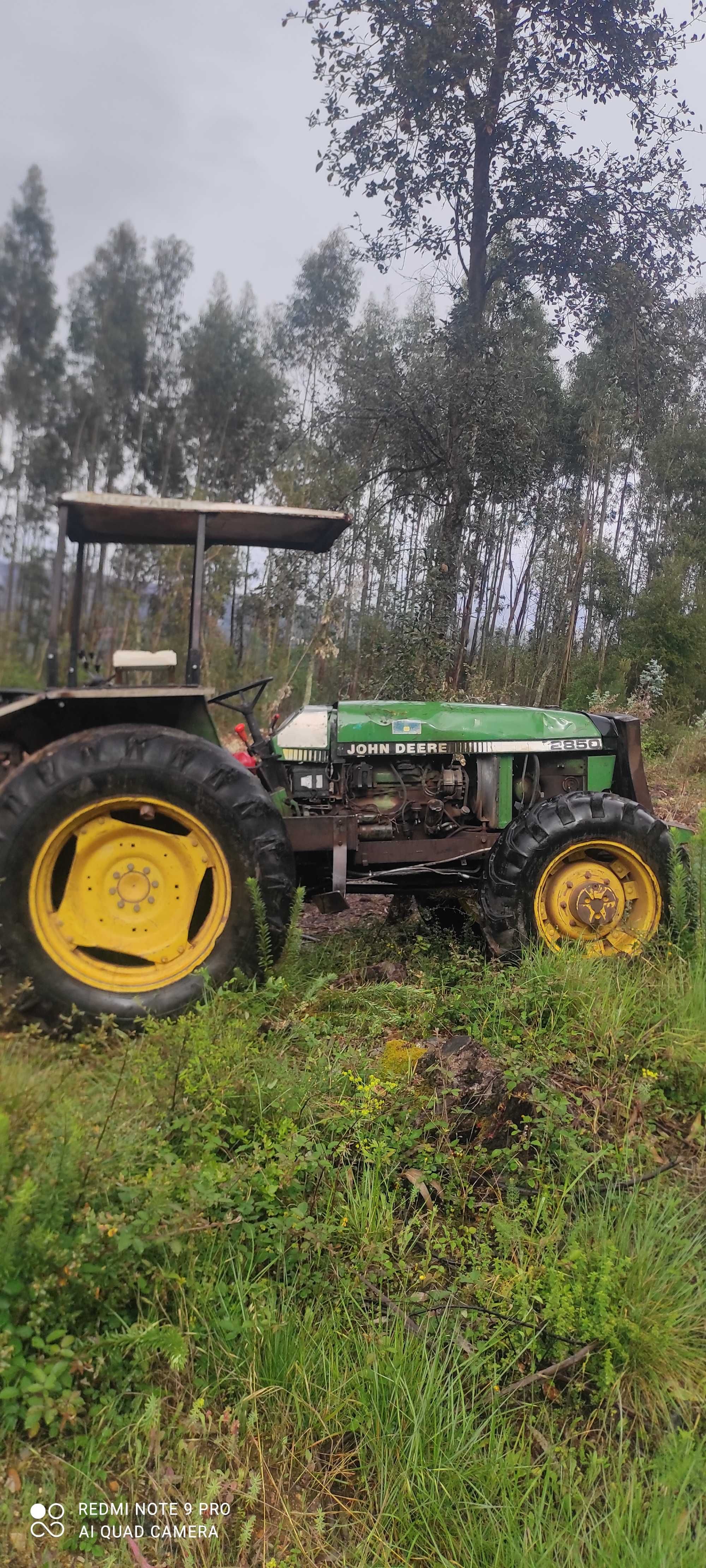 Trator John deher 4x4
