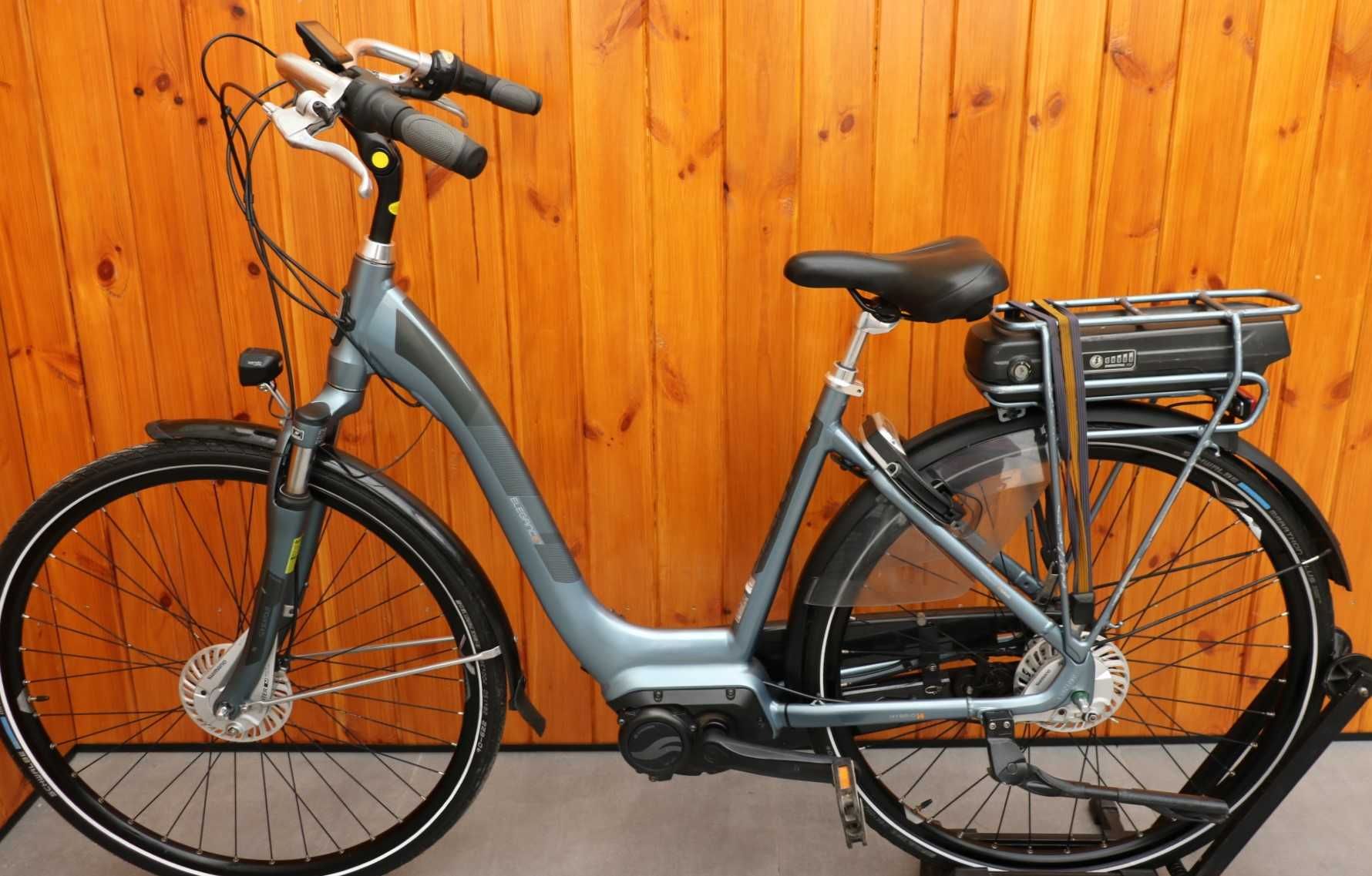 Rower elektryczny Giant  Elegance. D 50. Yamaha