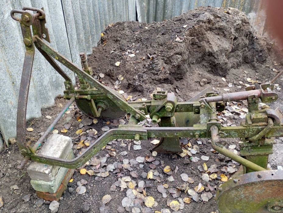 Продам Плуги 2х корпусні від т 25