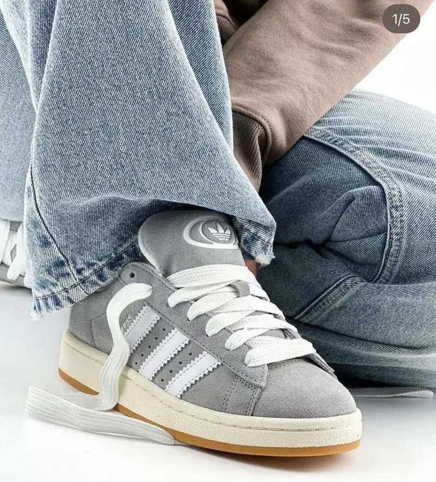 Sapatilhas cinza modelo Campus unisexo