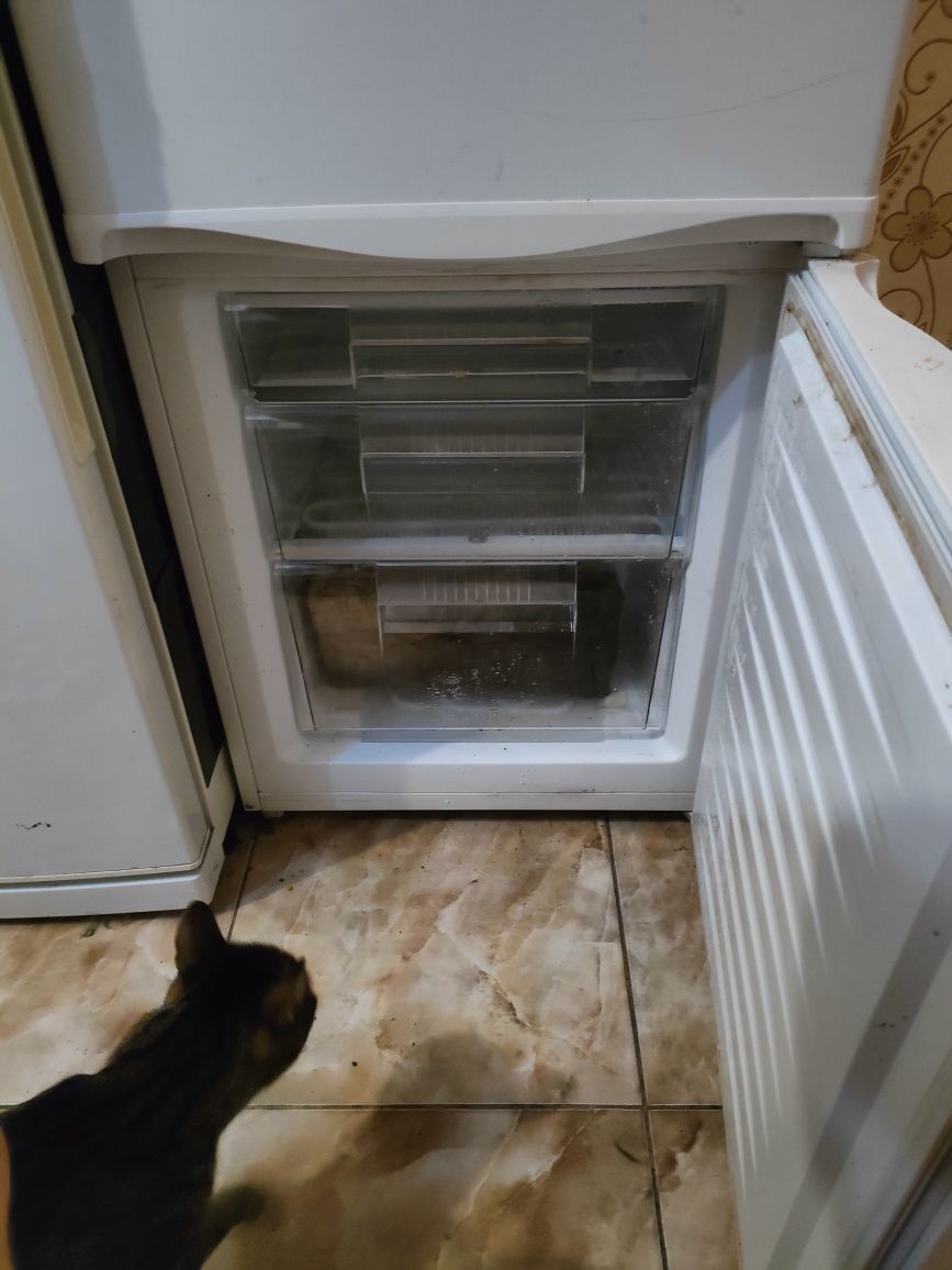 Продам холодильник у гарному стані