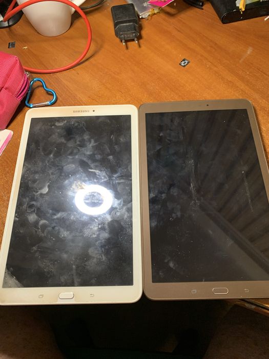 Планшети Samsung T561 на запчастини