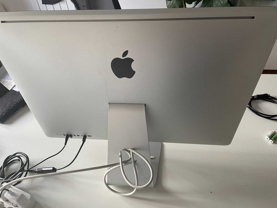 iMac 27" core i5 8GB RAM 1TB HDD com teclado para pecas