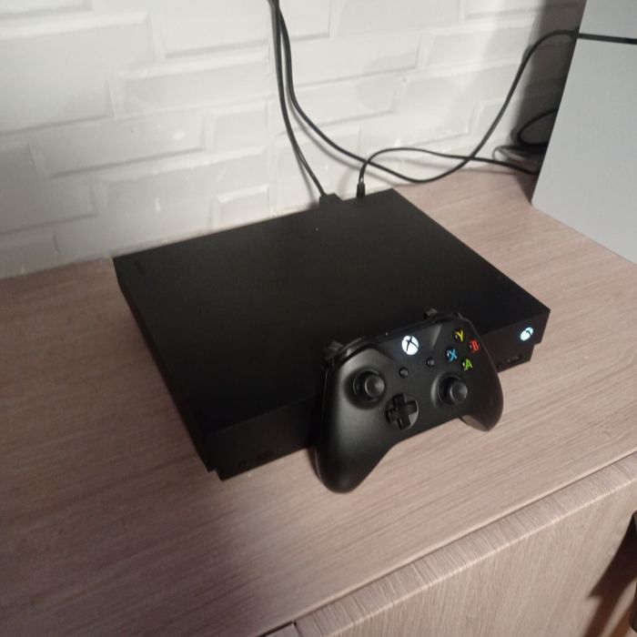 Xbox One X  1tb. Магазин. Рік гарантії !