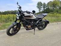 Husqvarna Svartpilen 701