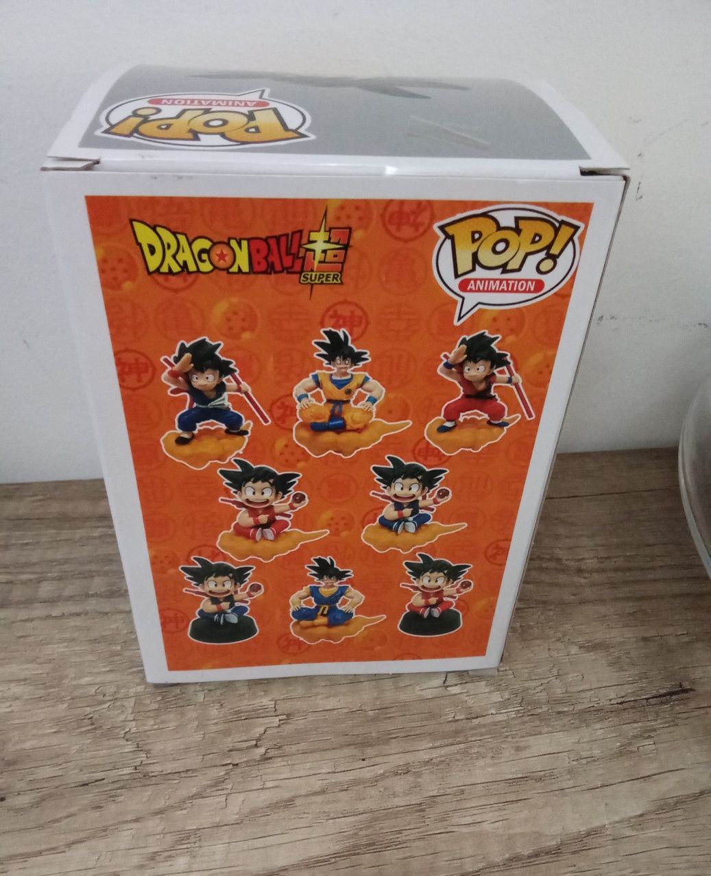 Goku com a bola do dragão figura nova em caixa