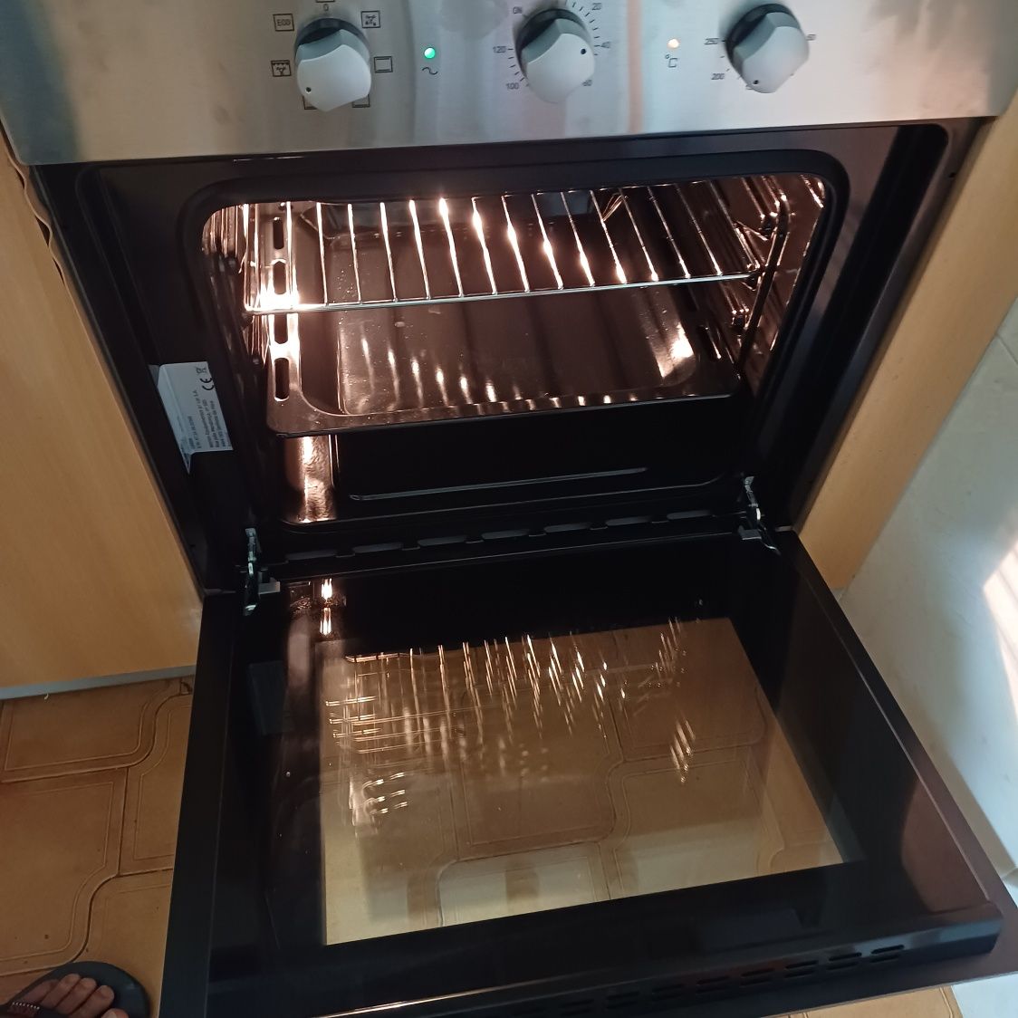 Faço instalação de forno cooktop e termoacumulador.