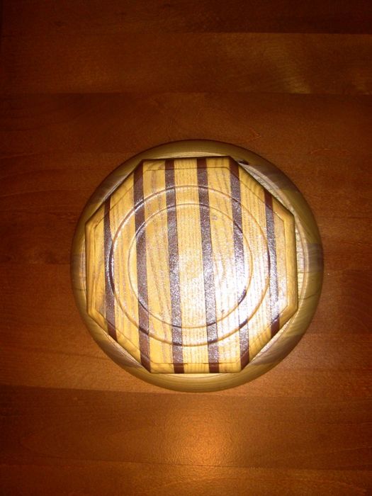 Деревянная миска тарелка