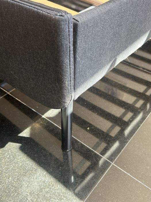 Cama IKEA preta usada