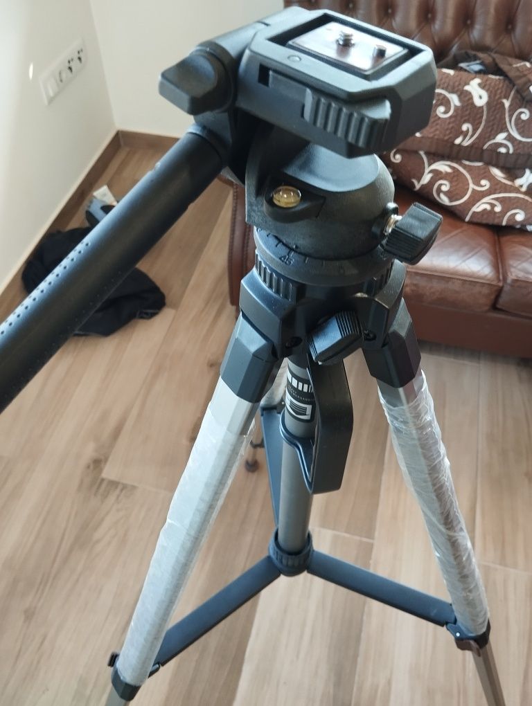 Vendo tripé para máquina fotográfica