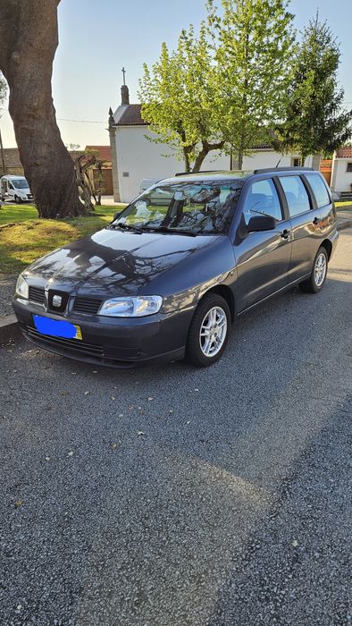 SEAT Cordoba 1.9 TDI
Ano: 1999
Cor: azul
Combustivel: Gasoleo
KM: 270