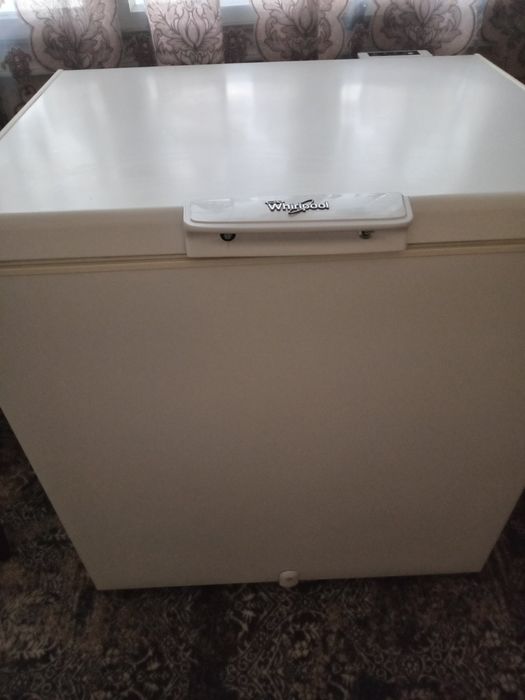 Морозильна камера "Whirlpool"