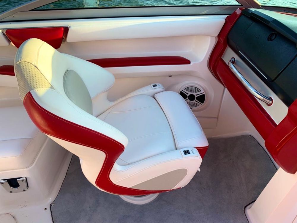 Barco chaparral 216 SSI