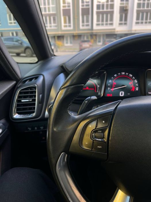 Ds5 гібрид/дизель ПОВНИЙ ПРИВІД 200к.с