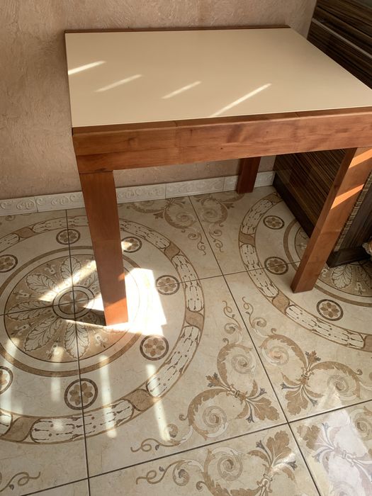 Стіл розкладний кухонний