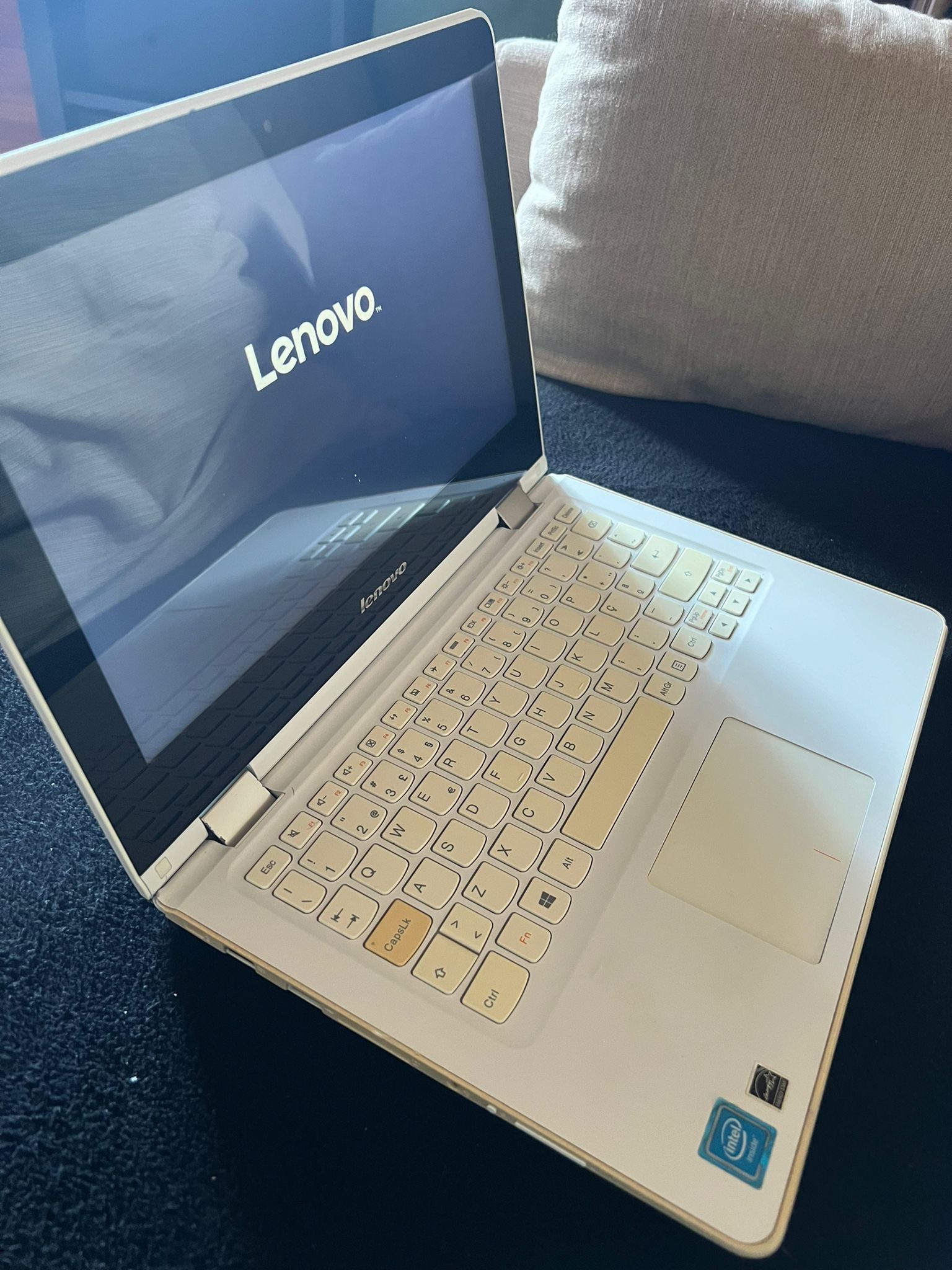 Lenovo yoga 300 11ibr