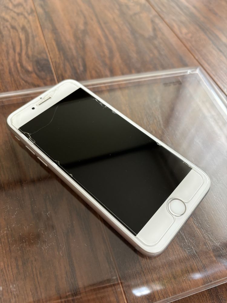 Iphone 7 zadbany srebrny 32gb