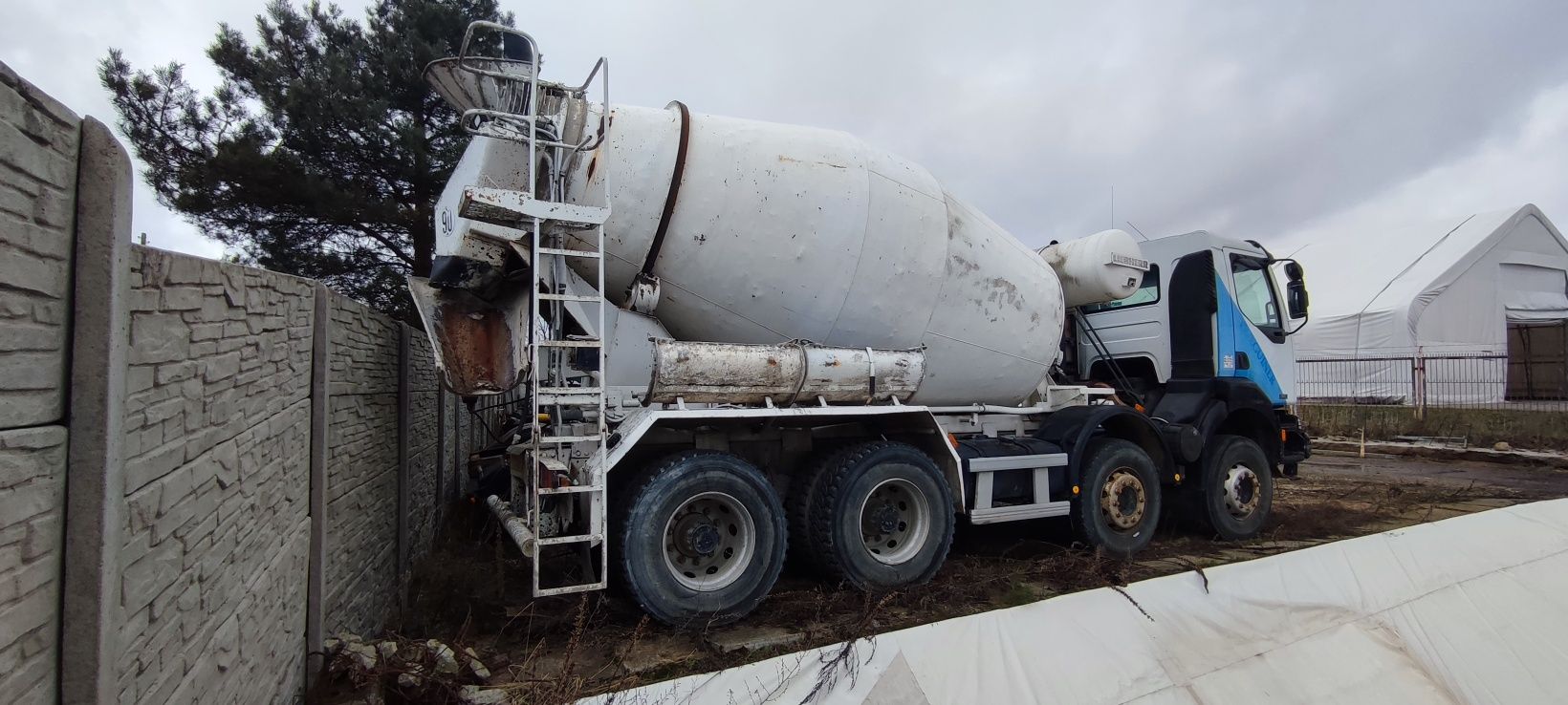 Sprzedam Renault Kerax z gruszka liebherr