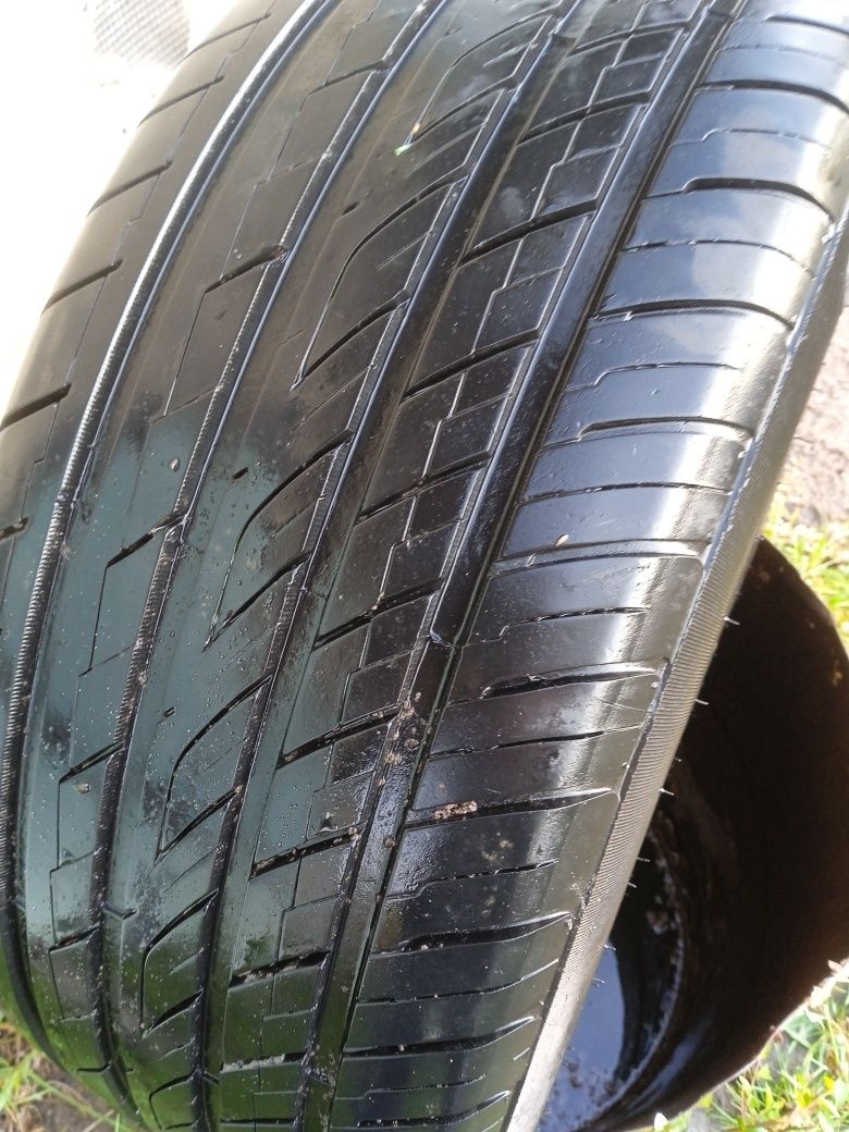 Продам летнюю резину 225/55R17.