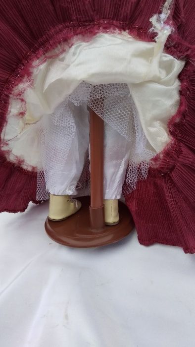 Кукла фарфоровая коллекционная в подарочной упаковке(42см).