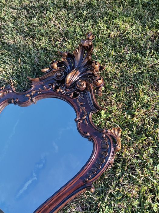 Baelíssimo espelho retro em talha artesanal, detalhes dourado, interve