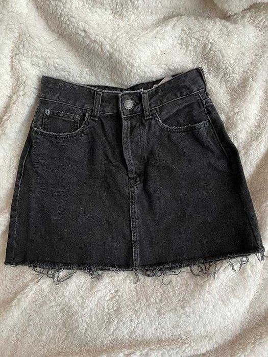 Чорна джинсова міні спідниця Denim Bershka