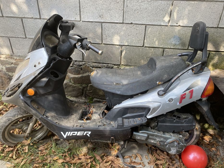 Продам скутер китаєць по кускам