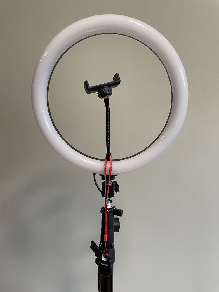 Lampa pierscieniowa ze statywem LED USB Hama 30cm Bluetooth