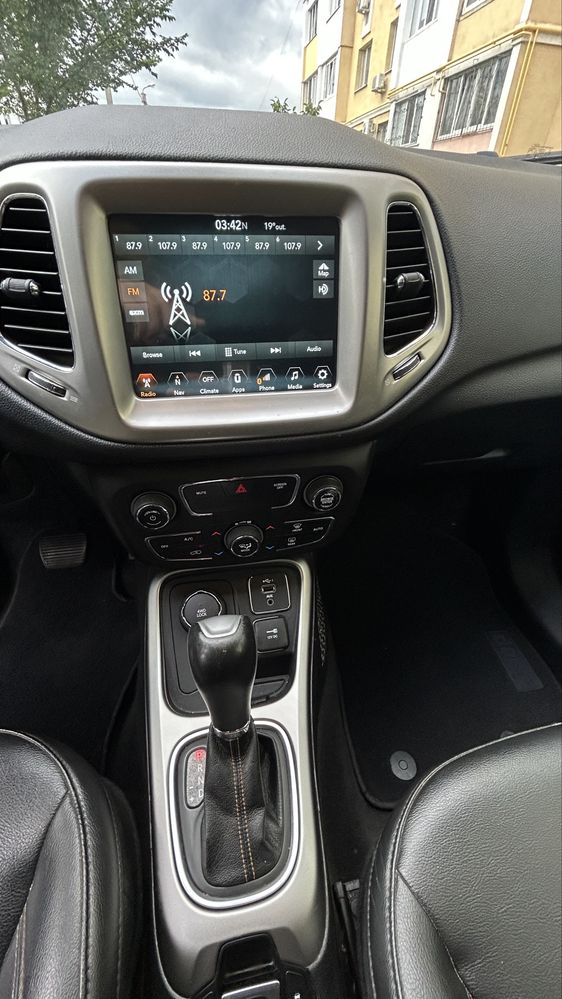 Продам jeep compass 2017