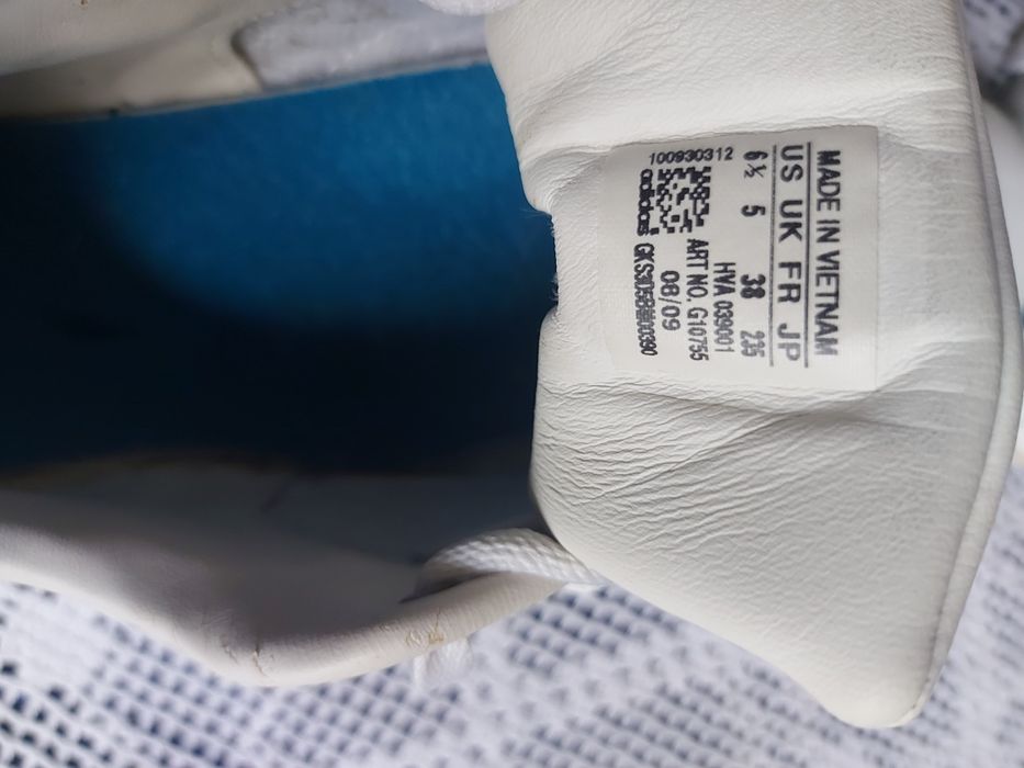 Tenis ADIDAS   usado