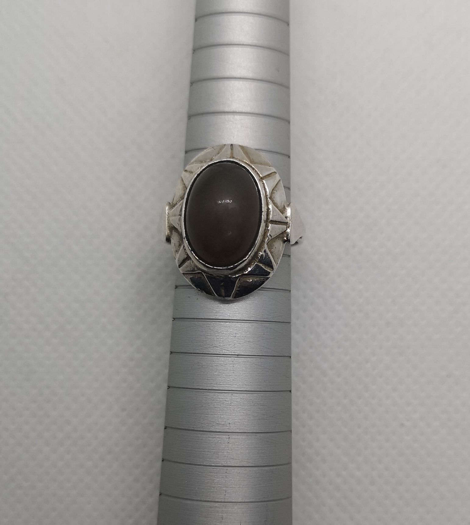 srebrny pierścionek z chalcedonem