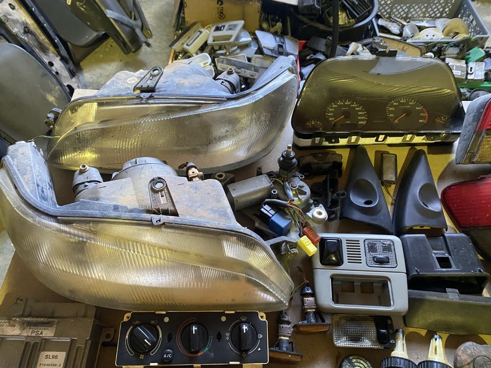 Peças Peugeot 306, faróis, farolins, quadrante etc…|USADO