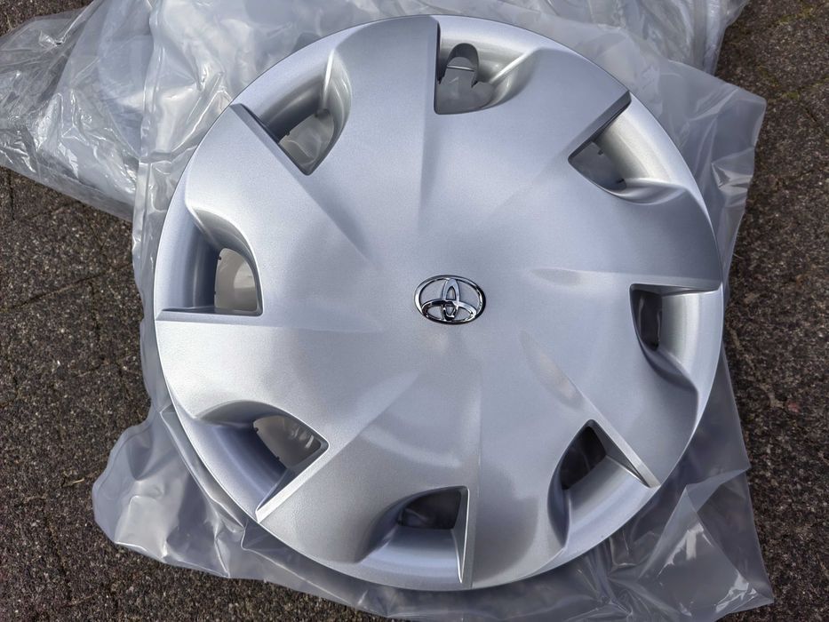 Kołpaki Toyota 15" Org NOWE 42602.74010 Corolla Auris Yaris Aygo Verso