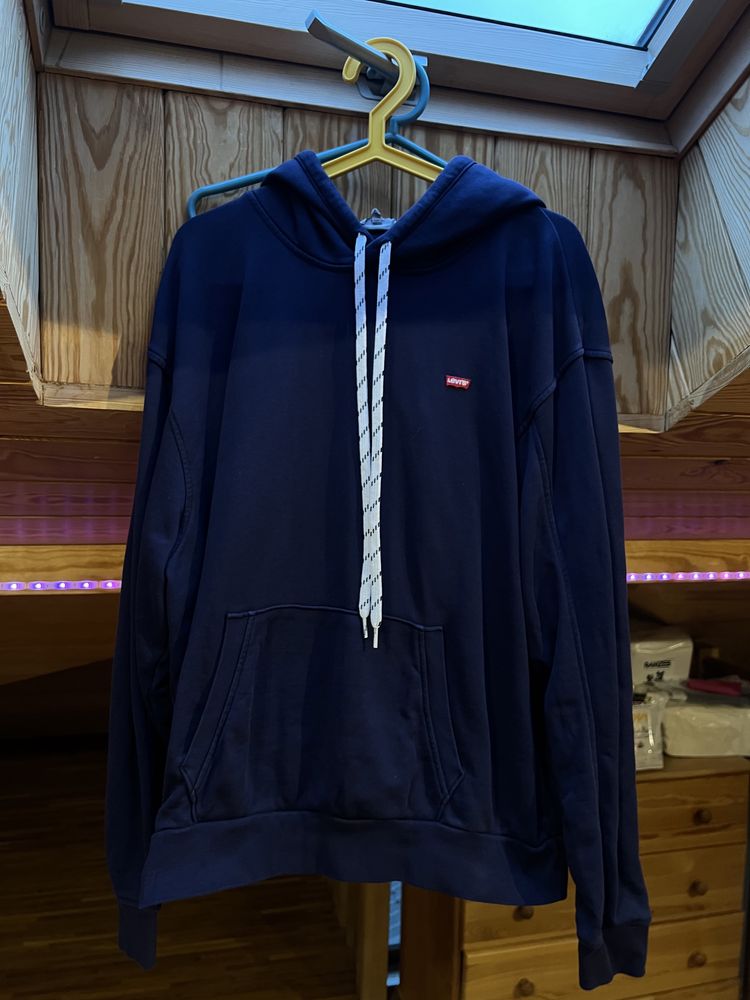 Granatowa bluza levis