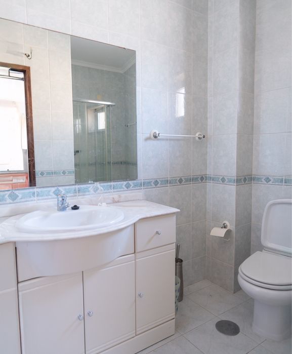 Vende-se T3 com garagem Espinho