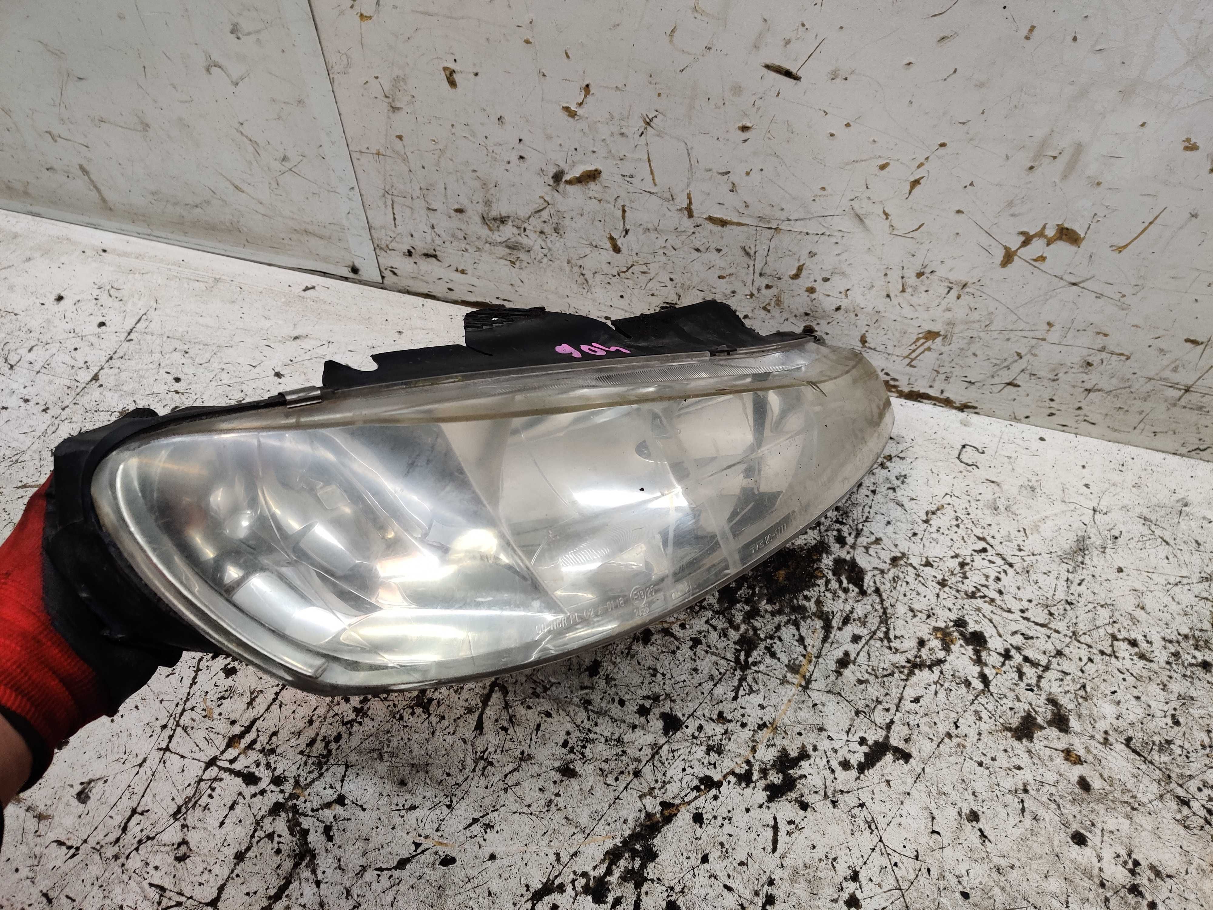 Peugeot 406 Lampa Prawa Przednia Prawy Przód
