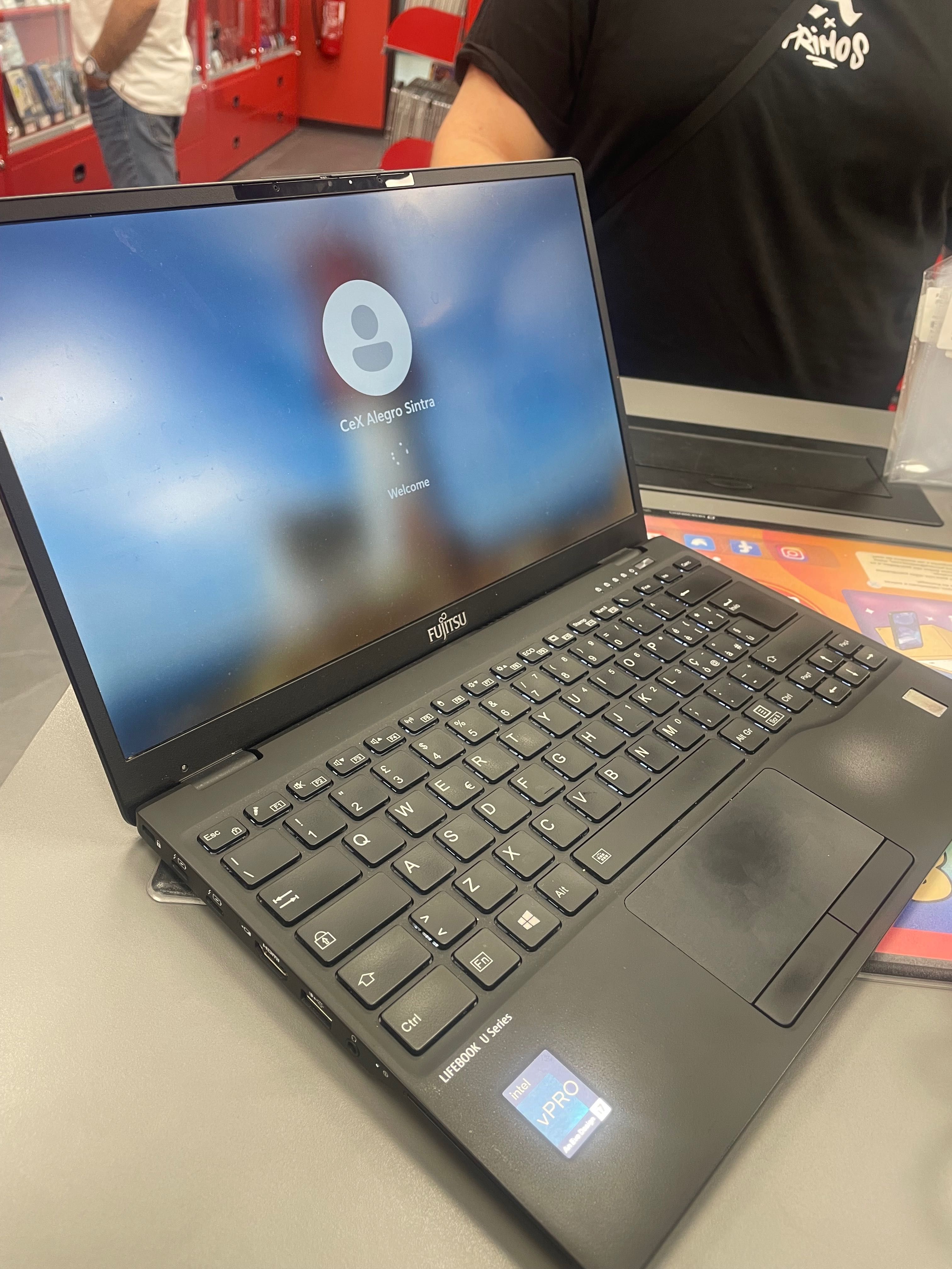 Computador portátil fujitsu i7 core , 32gb ram