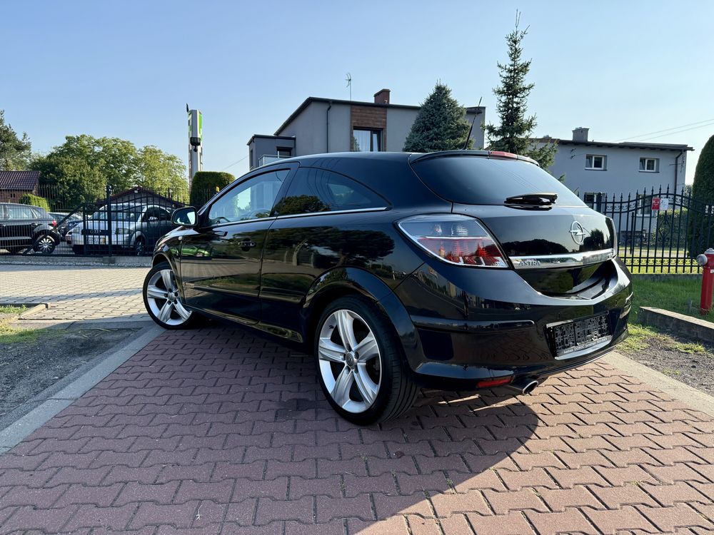 Opel Astra GTC 1.8 140 KM 2010 r Xenon Tempoamt PDC