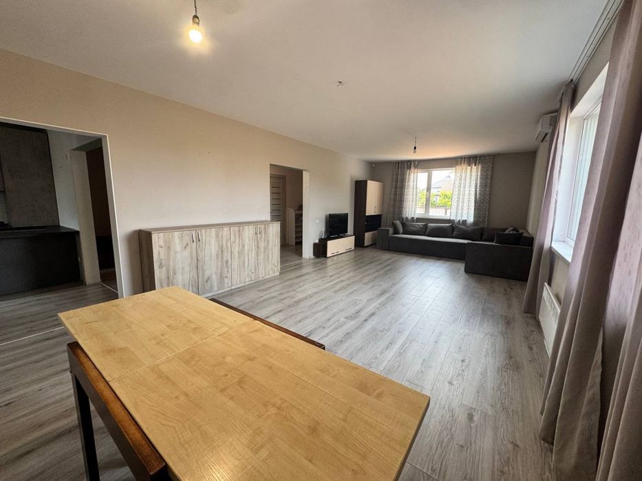 Продам будинок-дуплекс 2 поверховий Святопетрівське.