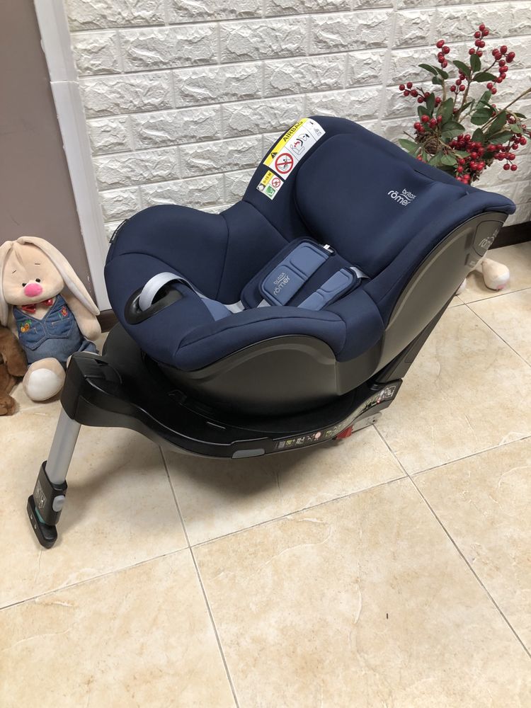 Автокрісло Britax Römer DUALFIX M i-SIZE Група 0+/1 (0-18 кг) 360