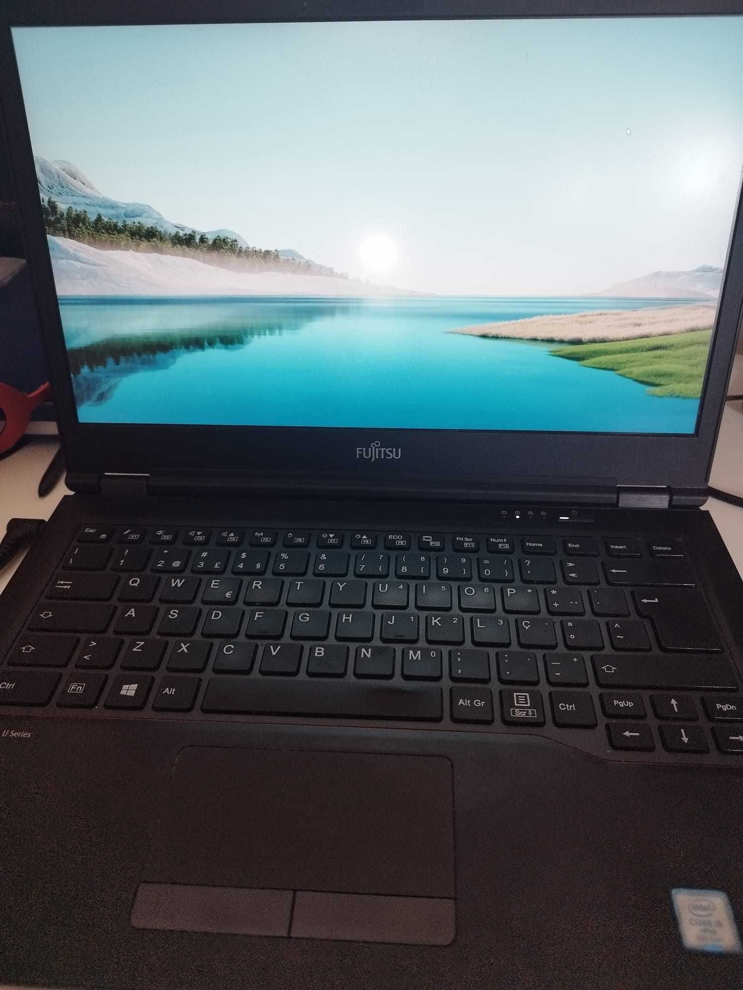 Fujitsu Lifebook U748 I5, 8GB + Dockstation