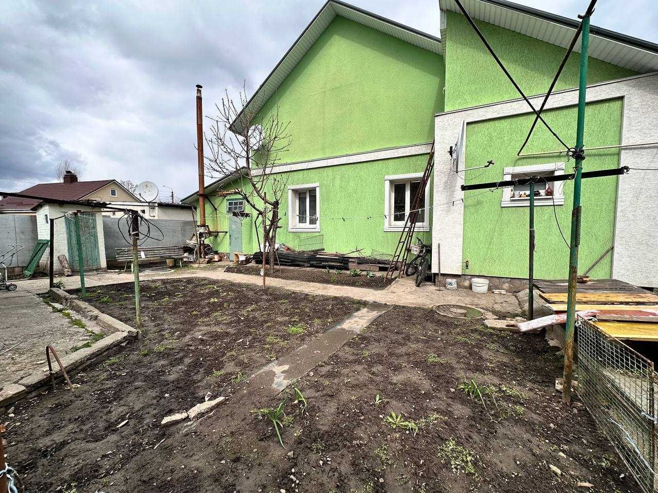 Продаж будинку, Залізничне селище