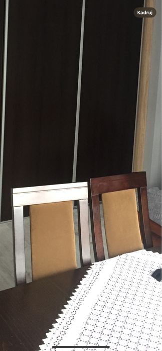 Sprzedam rozkladany stol z krzeslami