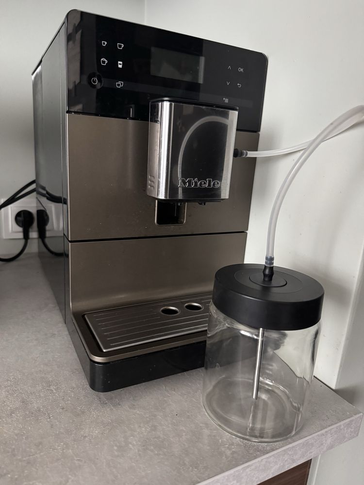 Miele CM5710 ekspres do kawy brazowy