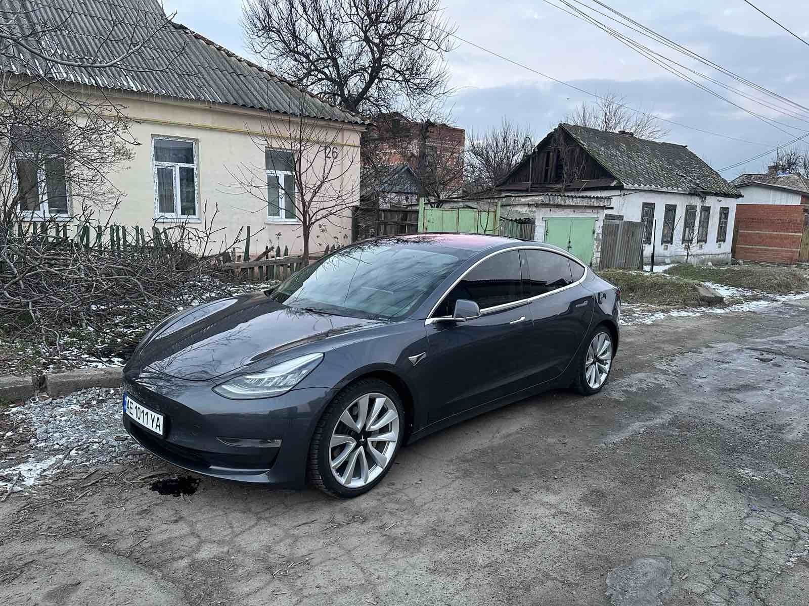 Tesla model 3.  2018 р