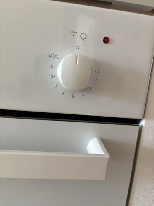 Biały piekarnik gazowy do zabudowy meblowej CANDY