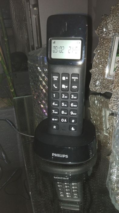 Telefone Philips D140 novo