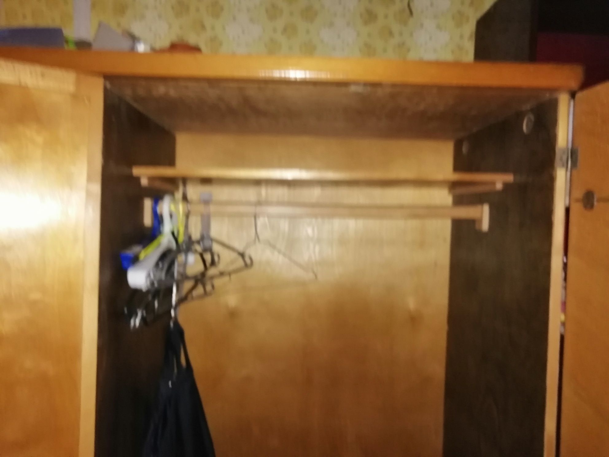 Срочно деревянный шкаф СССР старинный винтажный