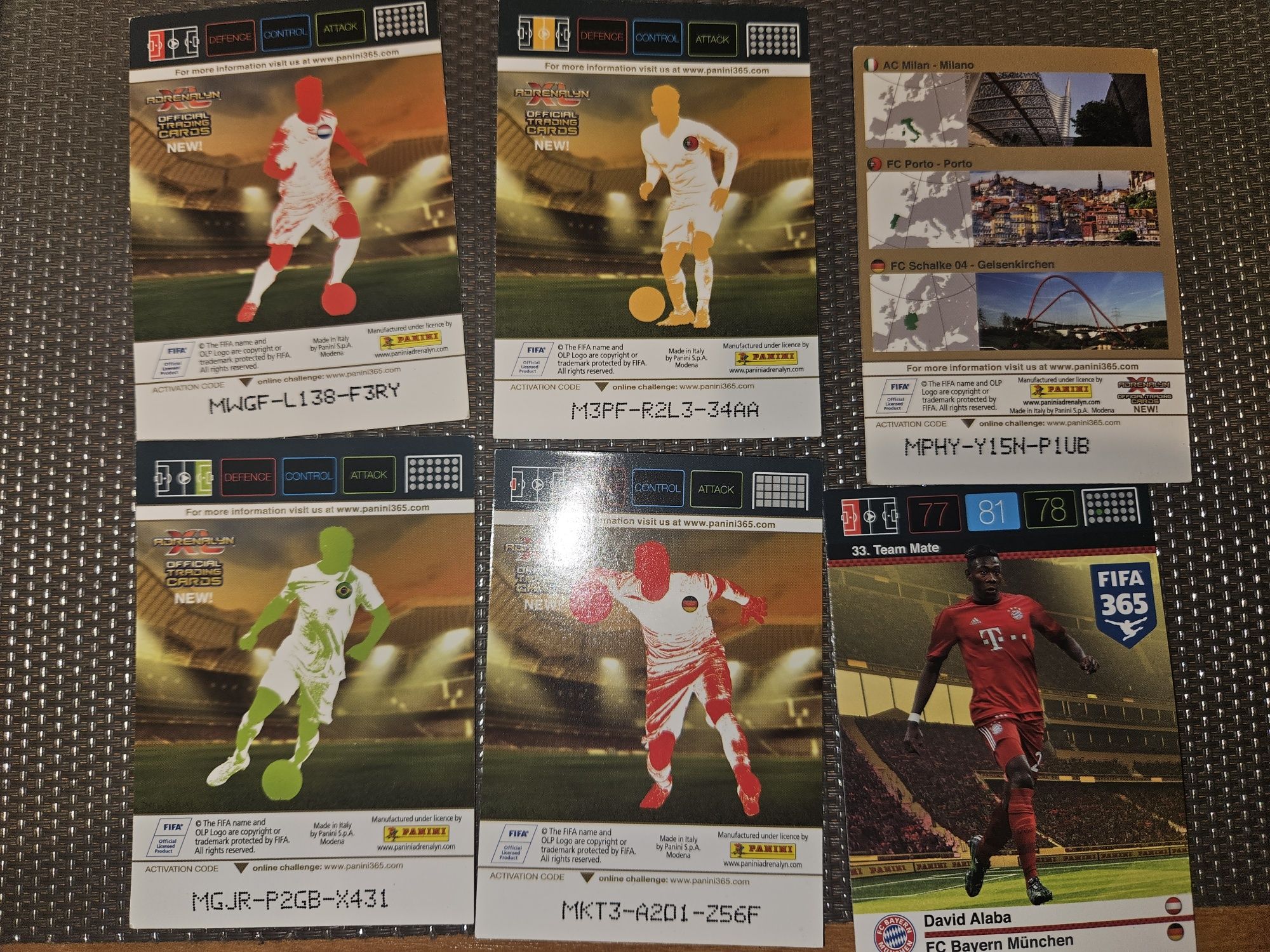 Karty Fifa 365- 76 sztuk +2plakat z listą  kontrolną+ album